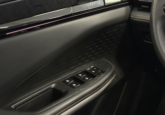 Подержанный автомобиль Changan UNI-V 2024 года (19 фото)