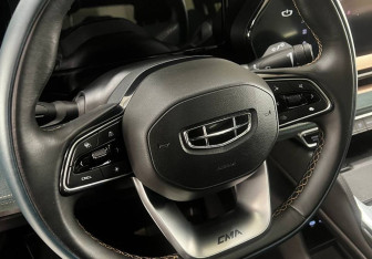 Подержанный автомобиль Geely Monjaro 2024 года (15 фото)