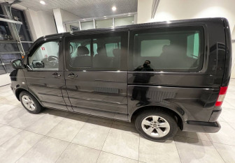 Подержанный автомобиль Volkswagen Multivan 2006 года (5 фото)