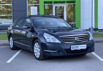 Подержанный автомобиль Nissan Teana 2010 года (3 фото)