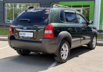Подержанный автомобиль Hyundai Tucson 2008 года (5 фото)
