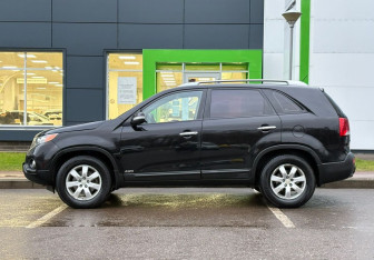 Подержанный автомобиль Kia Sorento 2009 года (8 фото)
