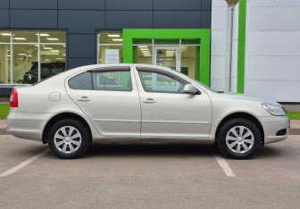 Подержанный автомобиль Skoda Octavia Liftback 2012 года (4 фото)