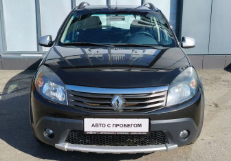 Подержанный автомобиль Renault Sandero 2012 года (2 фото)