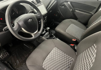 Подержанный автомобиль LADA (ВАЗ) Granta Sedan 2019 года (9 фото)