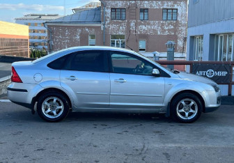 Подержанный автомобиль Ford Focus Sedan 2007 года (5 фото)