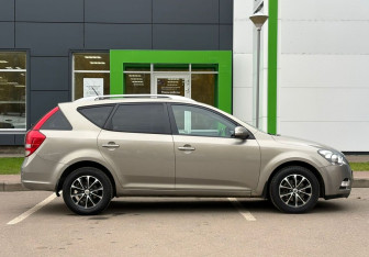 Подержанный автомобиль Kia Ceed Wagon 2010 года (4 фото)