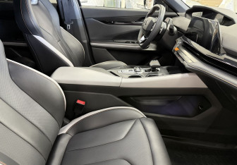 Подержанный автомобиль Changan UNI-V 2024 года (10 фото)