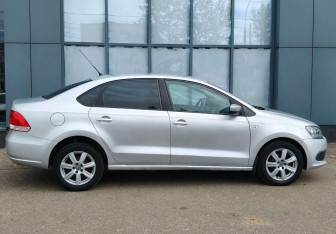Подержанный автомобиль Volkswagen Polo Sedan 2011 года (4 фото)