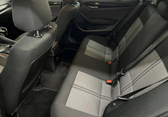 Подержанный автомобиль BMW X1 2012 года (12 фото)