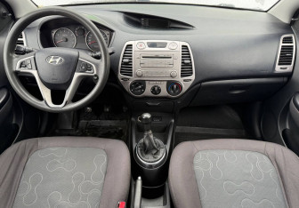 Подержанный автомобиль Hyundai i20 2010 года (11 фото)
