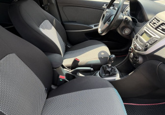 Подержанный автомобиль Hyundai Solaris Sedan 2013 года (10 фото)