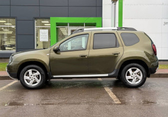 Подержанный автомобиль Renault Duster 2017 года (7 фото)