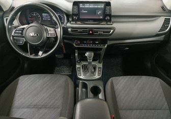 Подержанный автомобиль Kia Seltos 2021 года (8 фото)