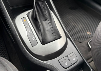 Подержанный автомобиль Kia Rio Sedan 2016 года (15 фото)