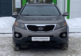 Подержанный автомобиль Kia Sorento 2012 года (2 фото)