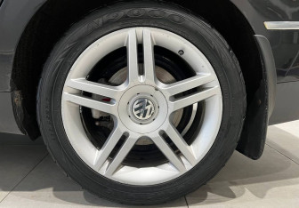 Подержанный автомобиль Volkswagen Passat Sedan 2010 года (9 фото)