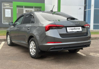 Подержанный автомобиль Skoda Rapid Liftback 2022 года (7 фото)