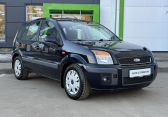 Подержанный автомобиль Ford Fusion 2007 года (3 фото)