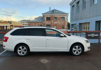 Подержанный автомобиль Skoda Octavia Wagon 2015 года (4 фото)