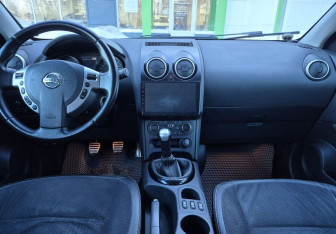 Подержанный автомобиль Nissan Qashqai 2013 года (9 фото)