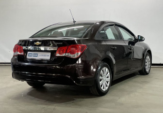 Подержанный автомобиль Chevrolet Cruze Sedan 2013 года (7 фото)
