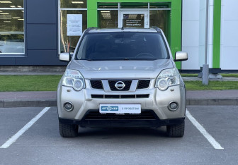 Подержанный автомобиль Nissan X-Trail 2011 года (2 фото)