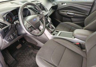 Подержанный автомобиль Ford Kuga 2019 года (10 фото)