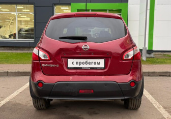 Подержанный автомобиль Nissan Qashqai+2 2012 года (6 фото)