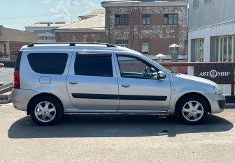 Подержанный автомобиль LADA (ВАЗ) Largus Wagon 2013 года (4 фото)