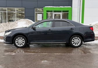 Подержанный автомобиль Toyota Camry Sedan 2012 года (8 фото)