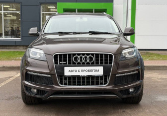 Подержанный автомобиль Audi Q7 2014 года (2 фото)