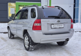 Подержанный автомобиль Kia Sportage 2007 года (7 фото)