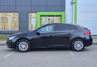 Подержанный автомобиль Chevrolet Cruze Hatchback 2013 года (4 фото)