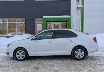 Подержанный автомобиль Skoda Rapid Liftback 2019 года (8 фото)