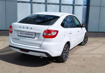 Подержанный автомобиль LADA (ВАЗ) Granta Liftback 2022 года (4 фото)