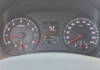 Подержанный автомобиль Hyundai Solaris Sedan 2021 года (12 фото)