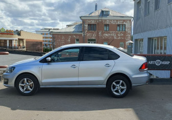 Подержанный автомобиль Volkswagen Polo Sedan 2016 года (3 фото)
