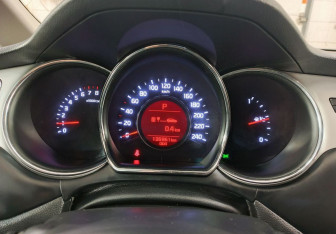 Подержанный автомобиль Kia Ceed Wagon 2015 года (13 фото)