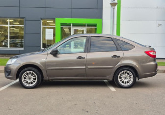 Подержанный автомобиль LADA (ВАЗ) Granta Liftback 2017 года (8 фото)