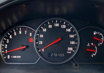 Подержанный автомобиль Suzuki Grand Vitara 2003 года (12 фото)