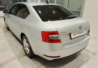 Подержанный автомобиль Skoda Octavia Liftback 2019 года (15 фото)