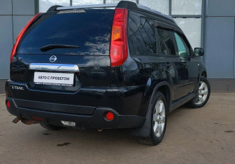 Подержанный автомобиль Nissan X-Trail 2007 года (6 фото)