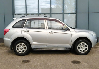 Подержанный автомобиль Lifan X60 2015 года (4 фото)