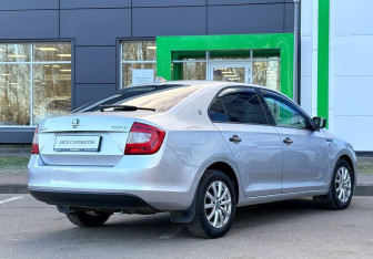 Подержанный автомобиль Skoda Rapid Liftback 2017 года (5 фото)