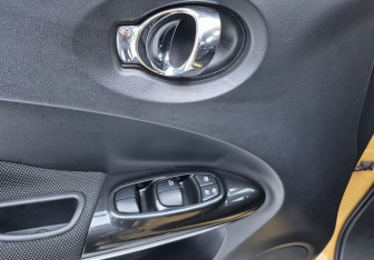 Подержанный автомобиль Nissan Juke 2014 года (16 фото)