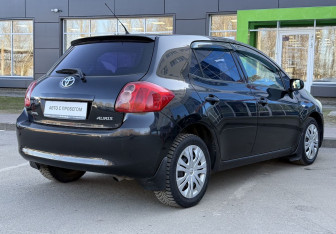 Подержанный автомобиль Toyota Auris Hatchback 2007 года (5 фото)