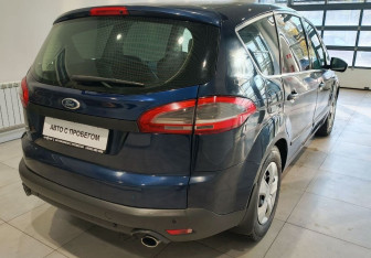 Подержанный автомобиль Ford S-MAX 2011 года (6 фото)