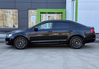 Подержанный автомобиль Skoda Octavia Liftback 2016 года (8 фото)