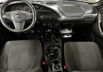 Подержанный автомобиль Chevrolet Niva 2013 года (11 фото)